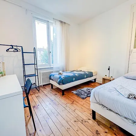 2 Maisons Pouvant Accueillir 22 Personnes *